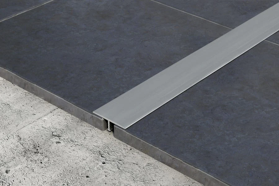AL. SAV.BAND FLOOR. T26 2.5M CHROME