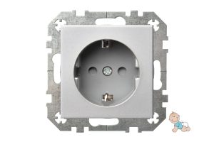 RECESSED SOCKET WITH GROUNDING AND OVERCURRENT PROTECTION