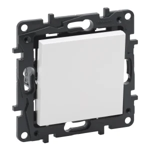1TAUST.SWITCH.LEGRAND NILOE STEP WHITE