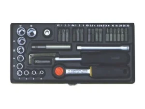 SET OF NUTS AND SCREWDRIVERS 23070 35GB